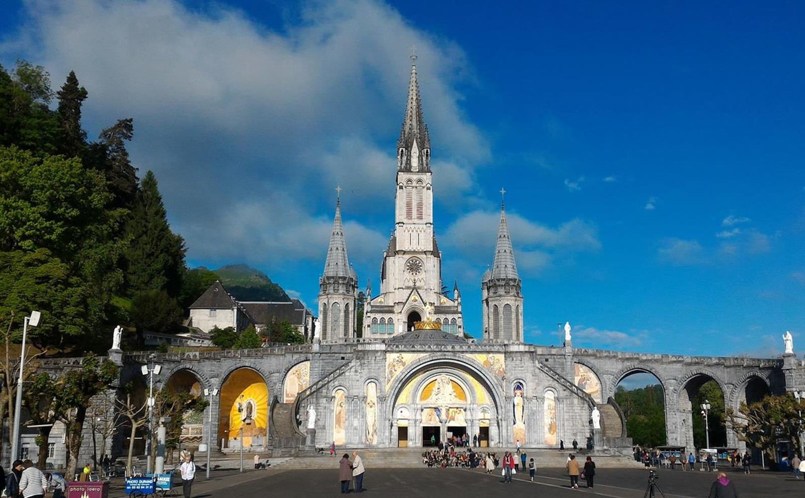 Pellegrinaggio a Lourdes in Aereo